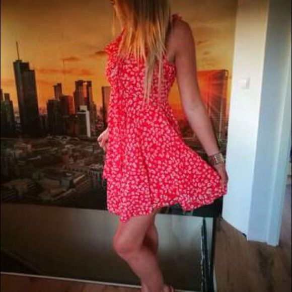 ✨HP✨Ditsy Floral Tie Neck Ruffle Trim Cami Dress✨ - Picture 6 of 8